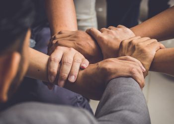 Agosto é o mês do voluntário no Brasil- Artigo de Roberto Ravagnani