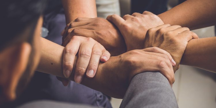 Agosto é o mês do voluntário no Brasil- Artigo de Roberto Ravagnani