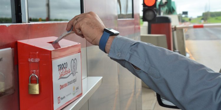 Triunfo Transbrasiliana dá início ao projeto Troco Solidário na praça de pedágio de Lins