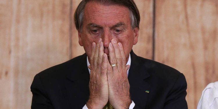 Tribunal Superior Eleitoral declara Bolsonaro inelegível por 8 anos