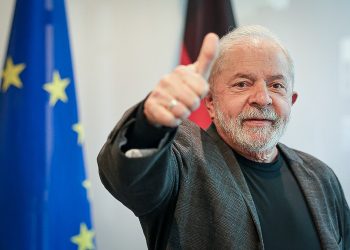 No oitavo mês de Governo , 60% dos brasileiros aprovam o trabalho de Lula na Presidência da República, segundo pesquisa da Genial Quaest.