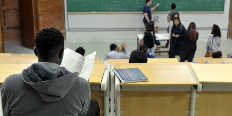 Entenda a renegociação de dívidas do Fies.