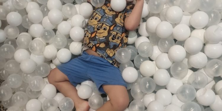 Investimento bilionário do governo federal promete alavancar educação inclusiva e gera expectativa em pais