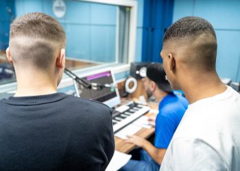 Adolescentes da Fundação CASA homenageiam seus bairros em concurso de redação inspirado em música dos Beatles