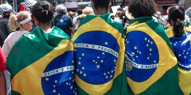 Desvendando o “pobre de direita”: por que muitos dos menos favorecidos votam contra seus próprios interesses?
