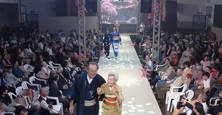 Lins se firma como capital do quimono com o 4º Desfile de Kimonos promovido pela ABCEL