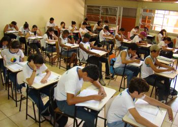Menos de 40% dos alunos valorizam professor, revela pesquisa