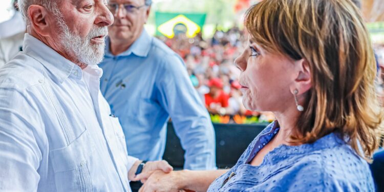 O Brasil não está em crise. Artigo: Profª. Bebel – Deputada Estadual (PT-SP)