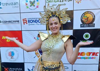 A idealizadora do Bloco do Gordinho, Paula Liberati atriz e produtora cultural, recebe Voto de Aplauso da Câmara  de Araçatuba pelo Bloco do Gordinho
