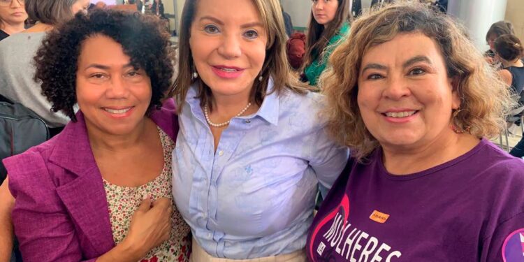 Nenhuma mulher pode ser silenciada! Artigo: Profª. Bebel – Deputada Estadual (PT-SP)