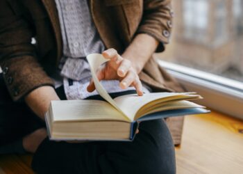 Dia do Livro: A relevância do livro impresso em tempos digitais