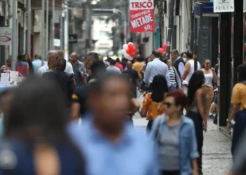 Abono salarial( PIS e PASEP) começa a ser pago para nascidos em março e abril