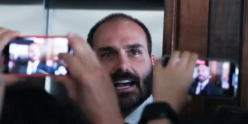 ‘Ilhado’ nos EUA, será difícil Eduardo Bolsonaro voltar a se candidatar após condenação