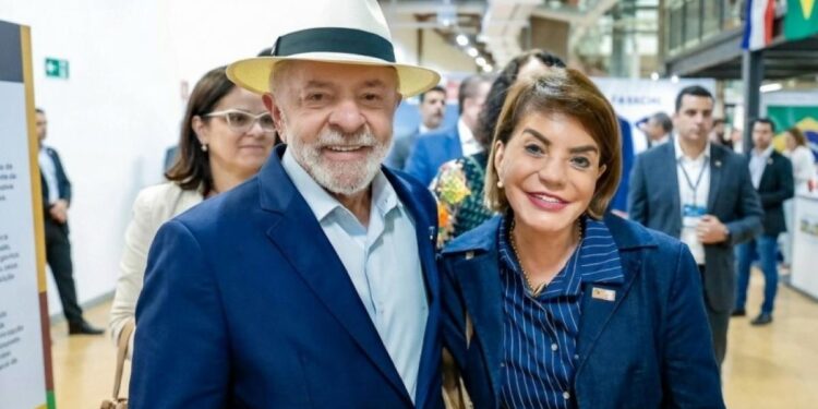 Quem trabalha pelo povo brasileiro? Artigo: Profª. Bebel – Deputada Estadual(PT-SP)