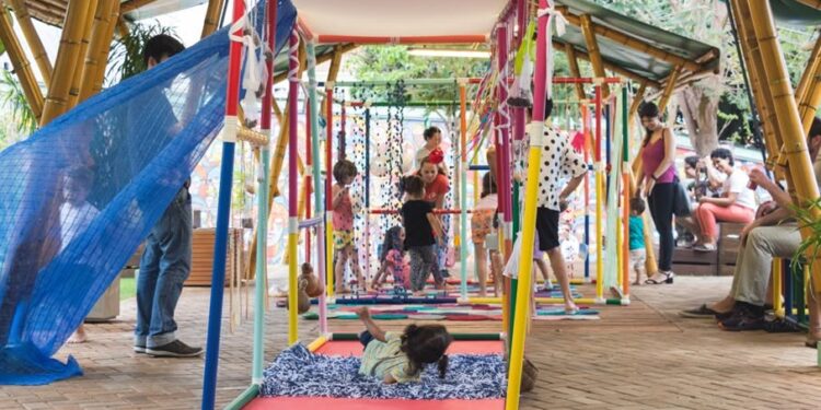 Sesc Birigui realiza programação de férias com atividades dedicadas ao brincar, às experimentações e ao imaginário