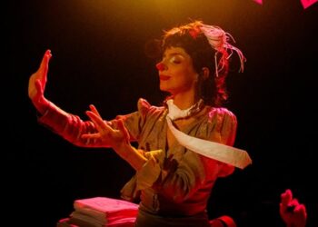 Espetáculo Dia de Cã, oficina de bonecos e show de Fabiola Beni integram programação do Sesc em Araçatuba